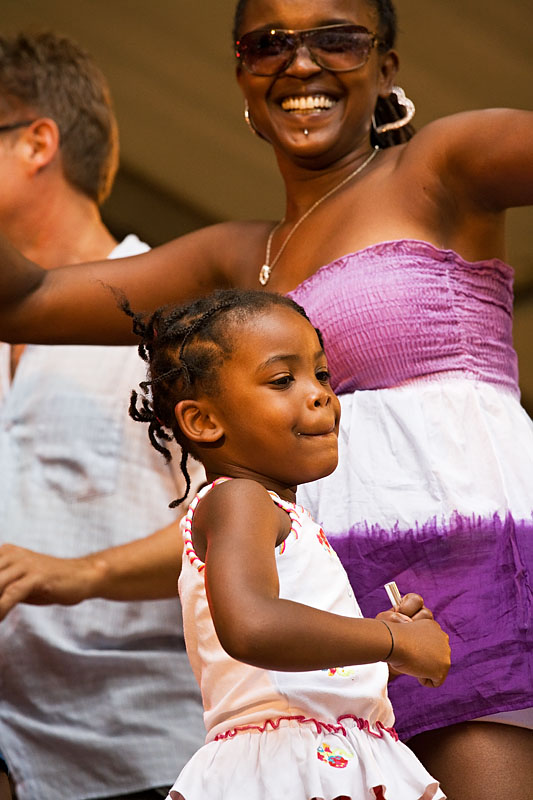  Dance little lady, dance